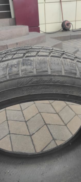 Продам комплект гуми R18