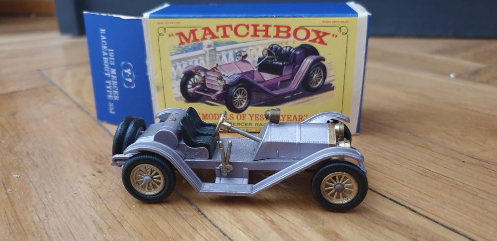 Matchbox 1913 Mercer Raceabout z pudełkiem