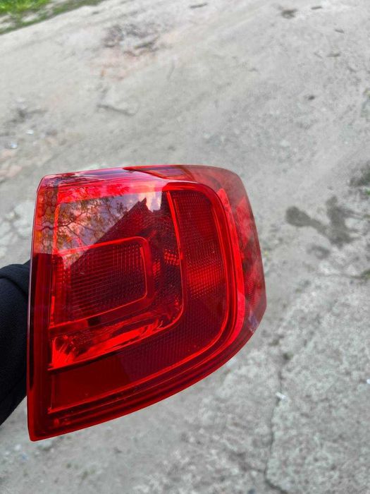 Фара Volkswagen Jetta 2014 року (дорест)