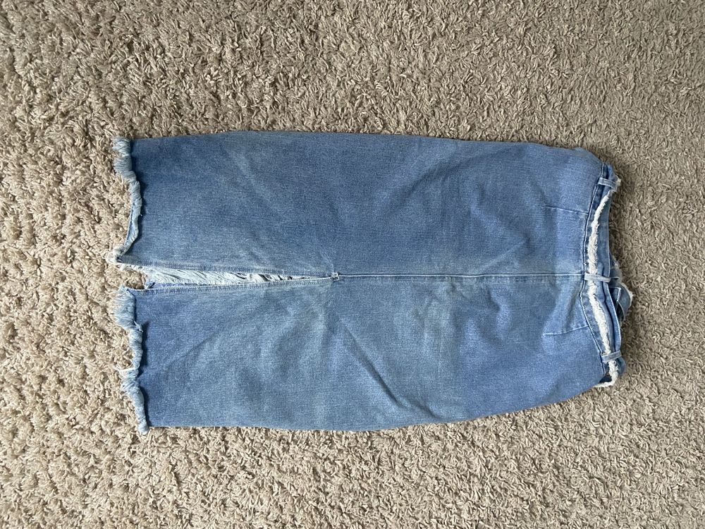 Стильная джинсовая юбка миди