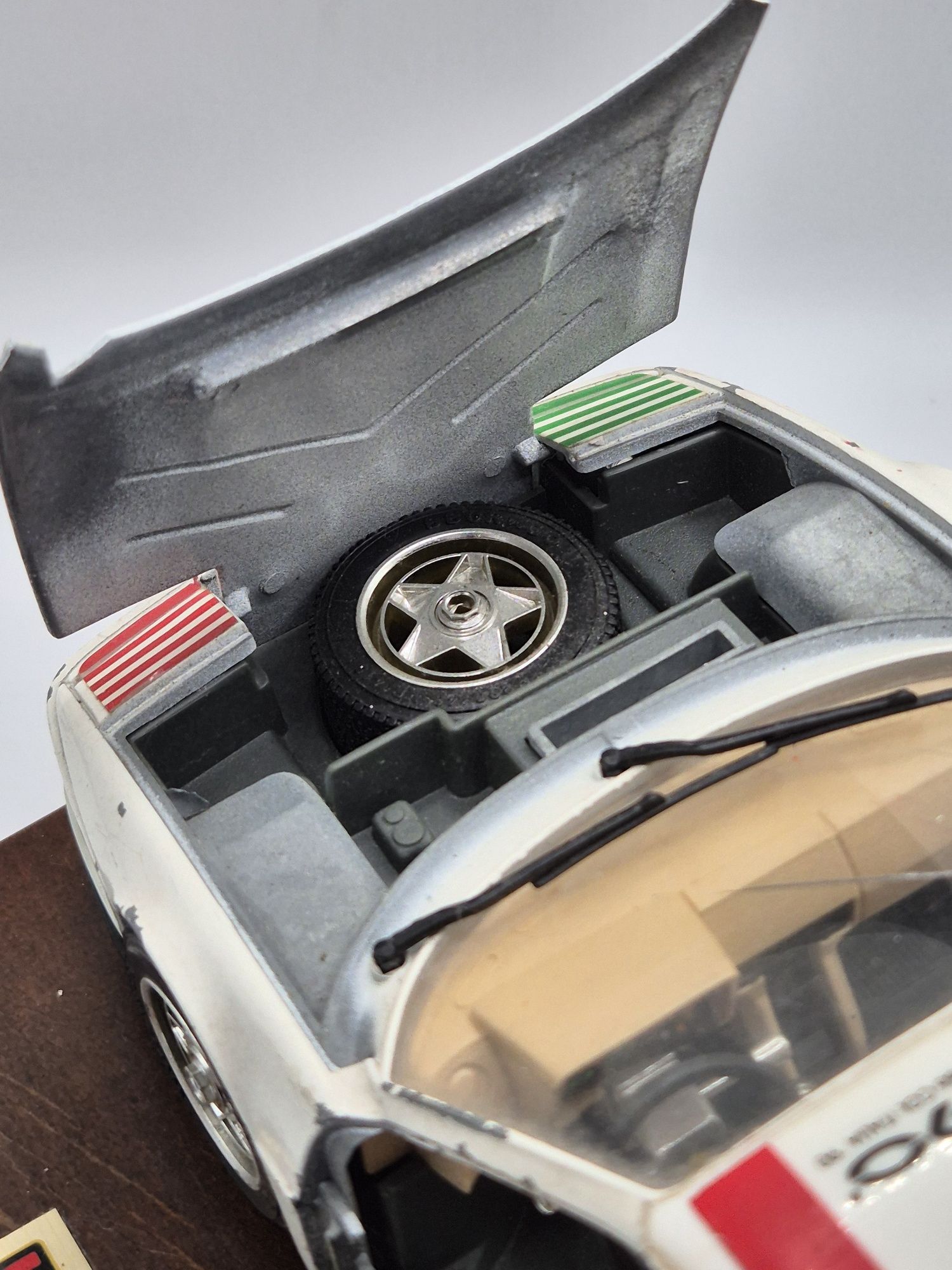 Model Burago Ferrari Testarossa Italia 90