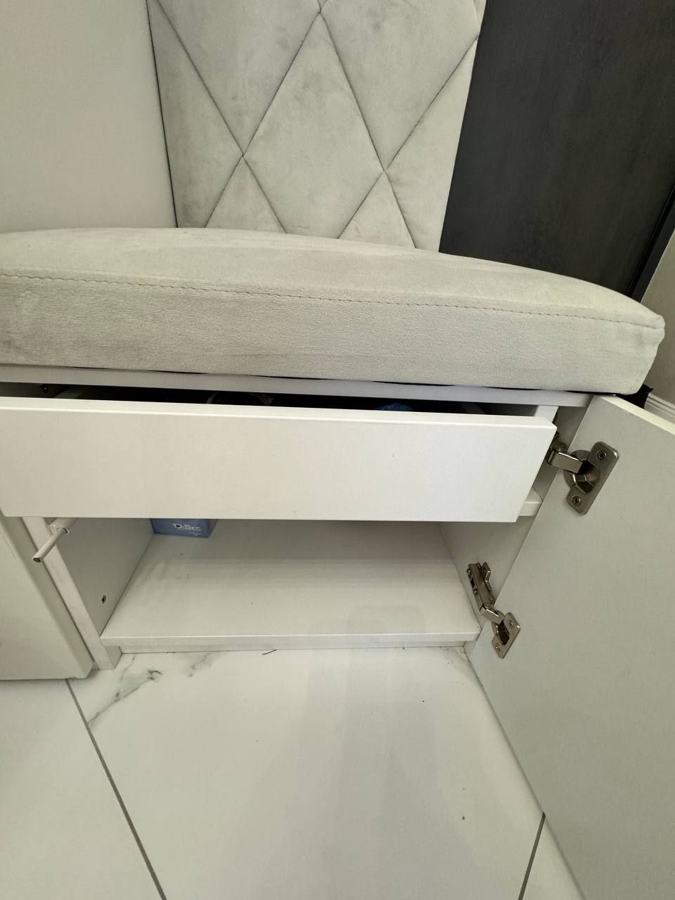 Шафа для верхнього одягу