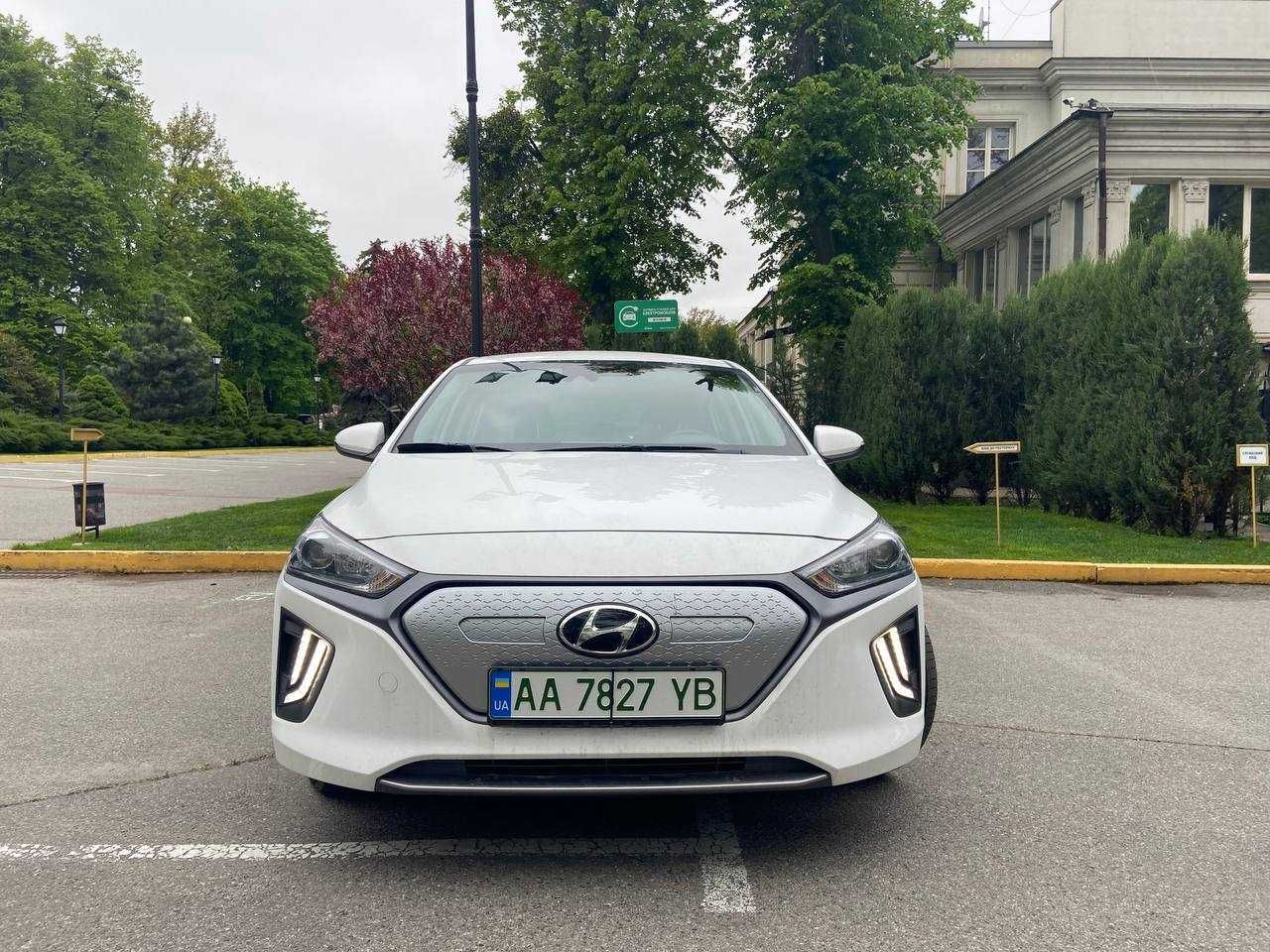 Продам б/в автомобіль Hyundai Ioniq 2021