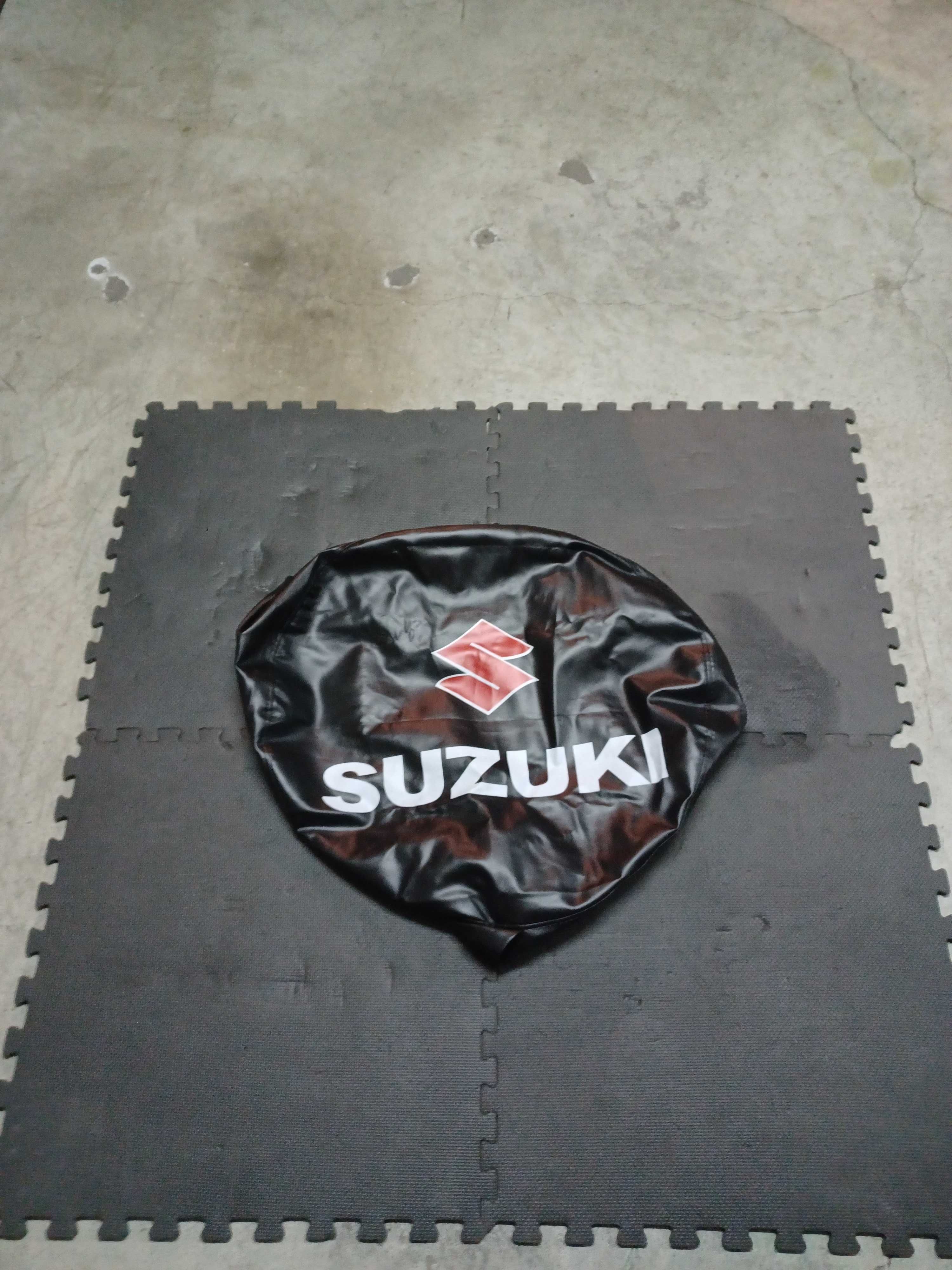 Capa Roda Sobressalente Suzuki (Semi-Novo)