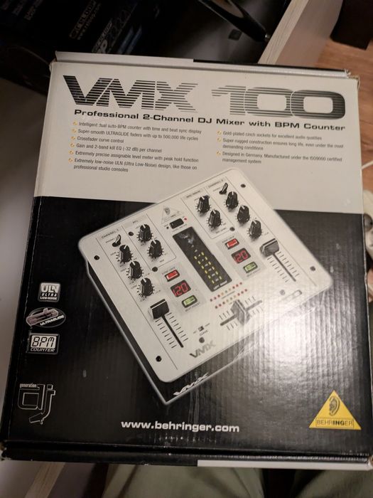 Mixer  Behringer Vmx 100