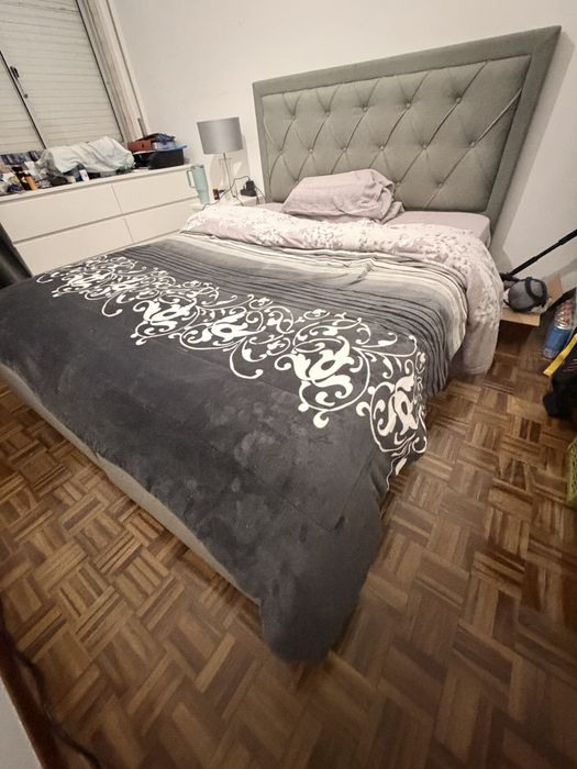 Cama de casal estofada