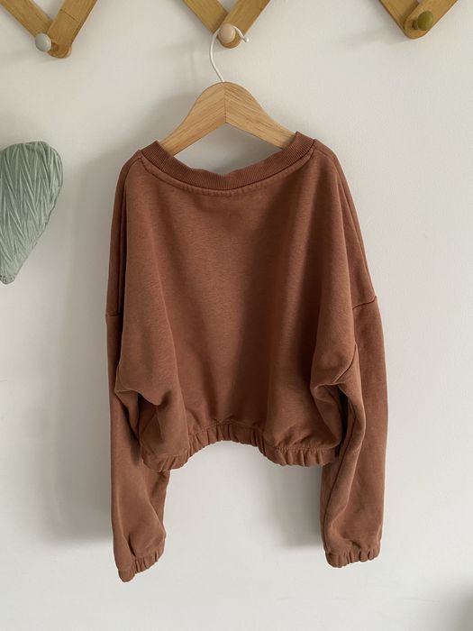 Bluza krótsza czekoladowa lindex 134/140 niebieaki napis