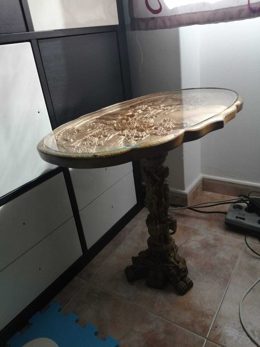 Mesa de apoio antiga dourada