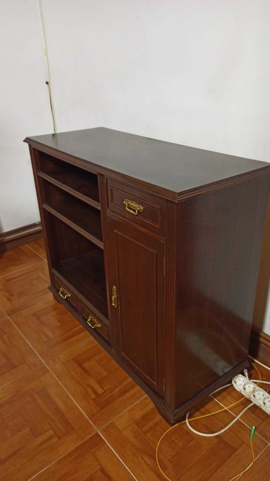 URGENTE - Móvel de sala que pode servir para televisão e outros