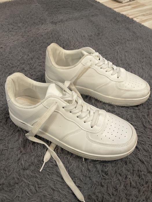 Białe sneakersy, adidasy born2be 39
