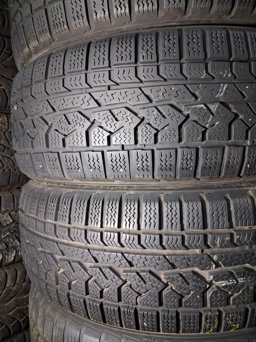 235/60 18 kumho шини б/у зима КОМПЛЕКТ