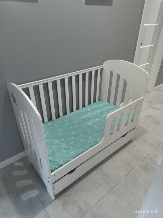 Łóżeczko dziecięce białe drewniane ARUŚ 120x80 z materacem