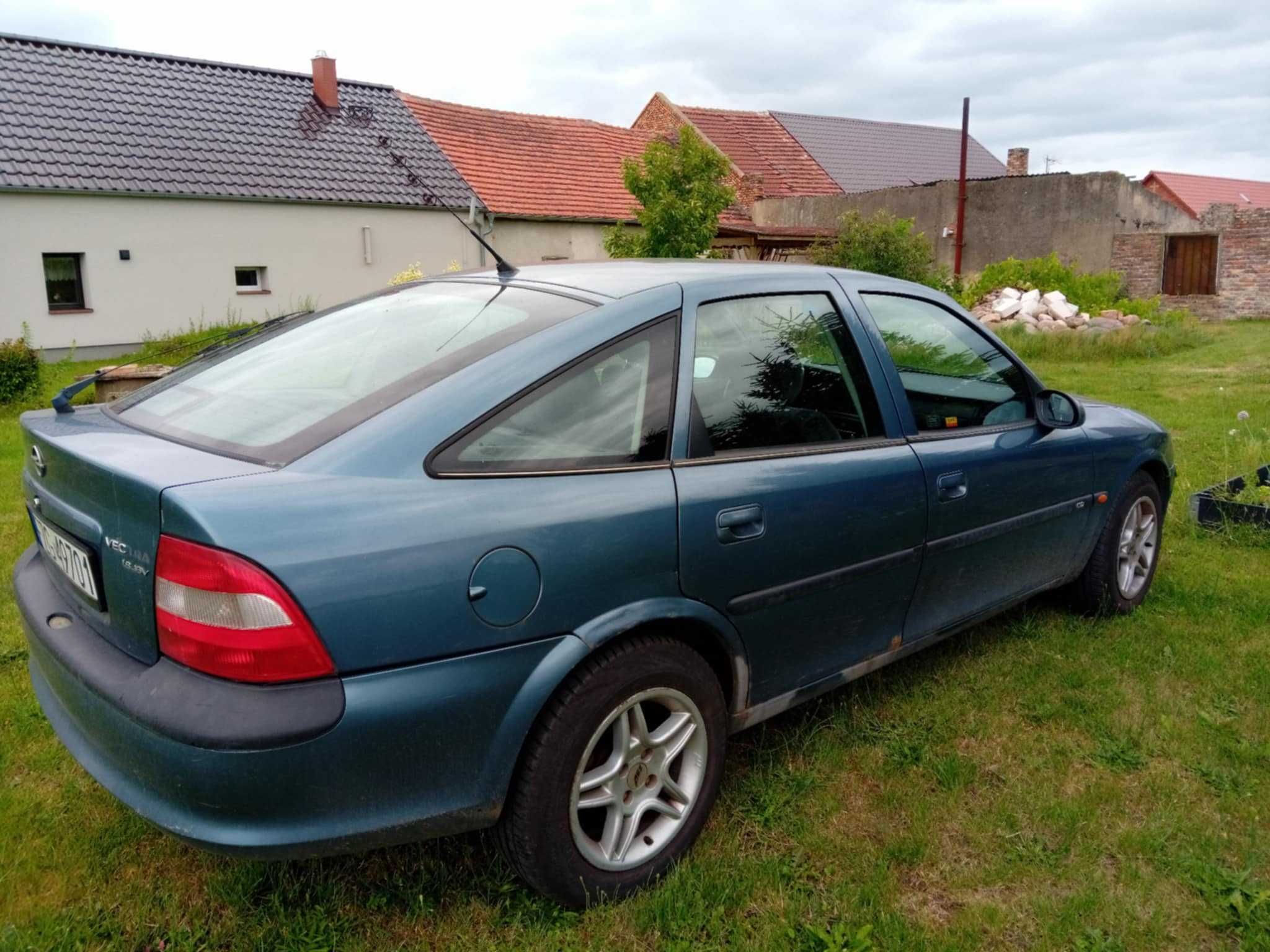 Opel Vectra B 1998r. 1.8 benzyna klima niesprawna. Do połowy listopada
