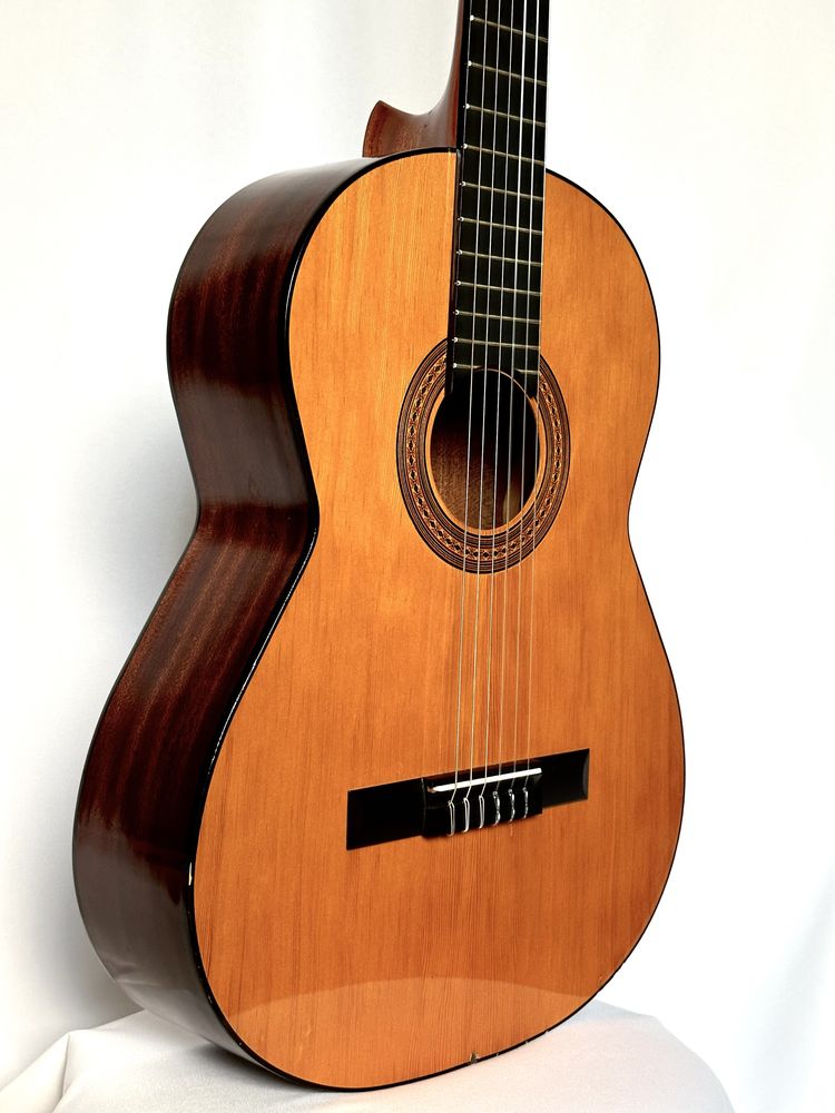Gitara klasyczna Admira Juanita 4/4, nowe struny