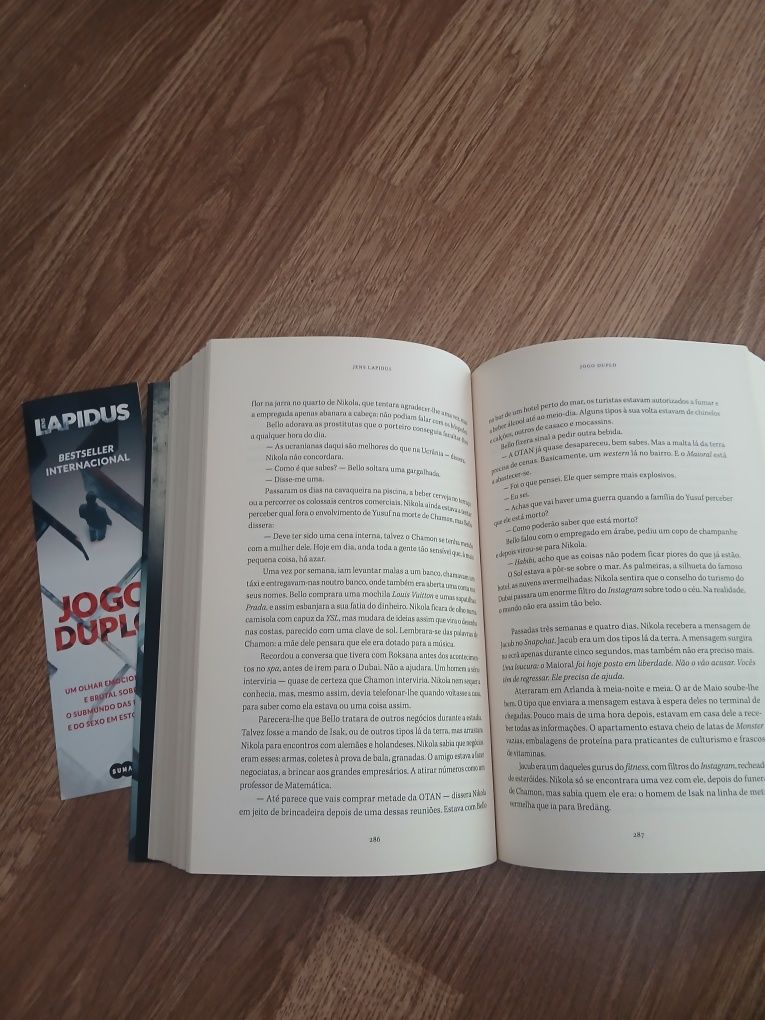 Livro " Jogo Duplo" de Jens Lapidus