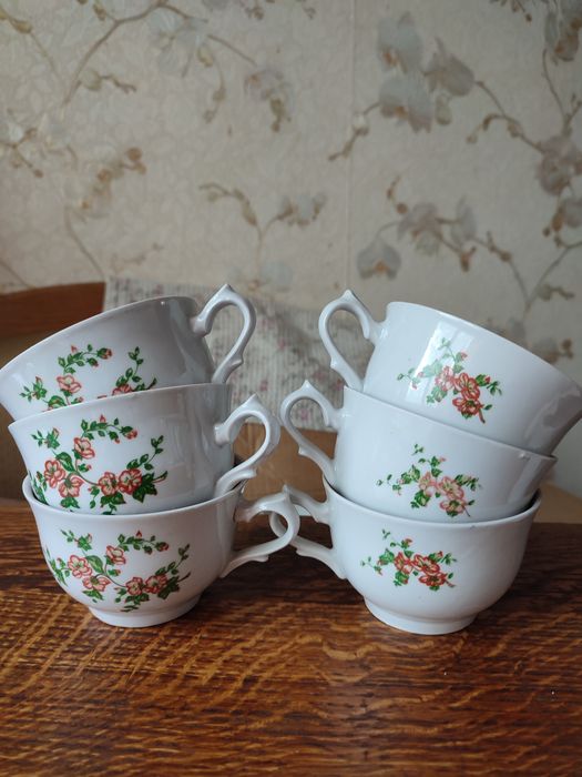 Салатник, чашки, чайник