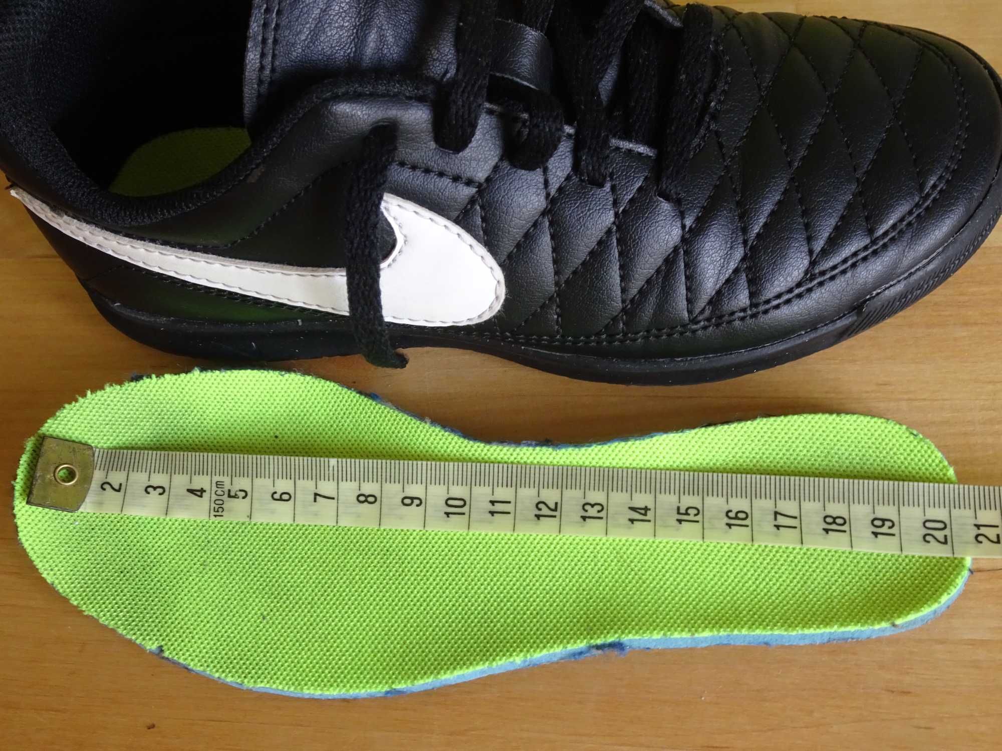 Buty chłopięce Nike rozm.33. czarne.