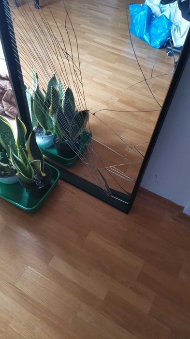 duże czarne  lustro Ikea Nissedal 65x150 cm
