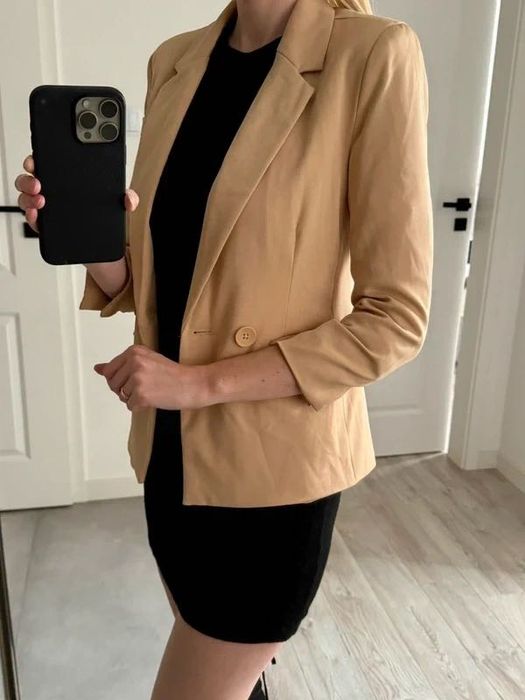 Beżowa marynarka na guzik XS amisu elegancka