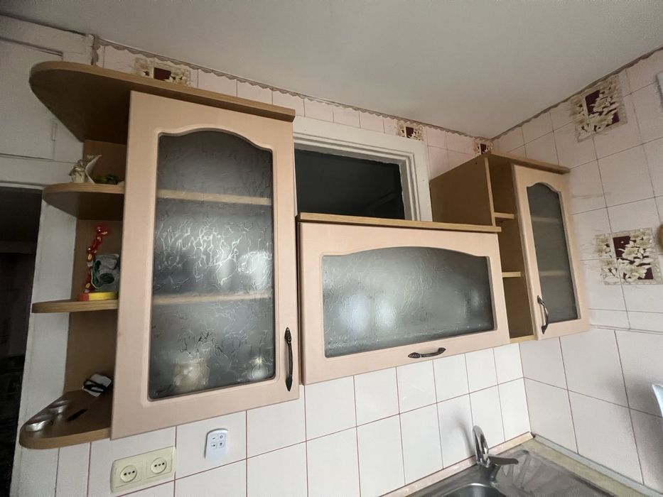 Продам стандартну б/в кухню