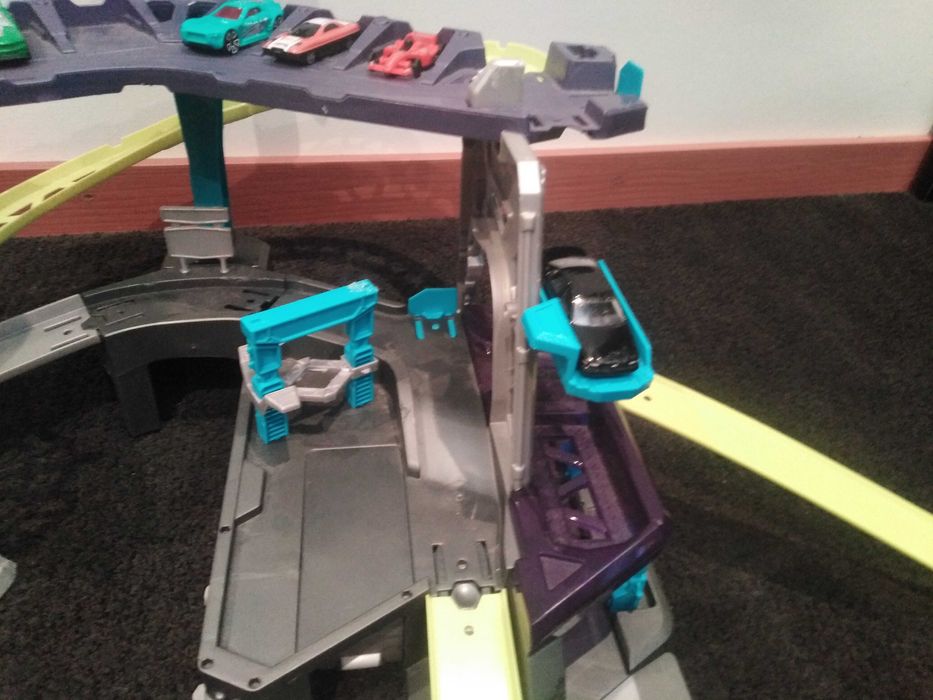Pista de carros Metal Machines Spider Strike.