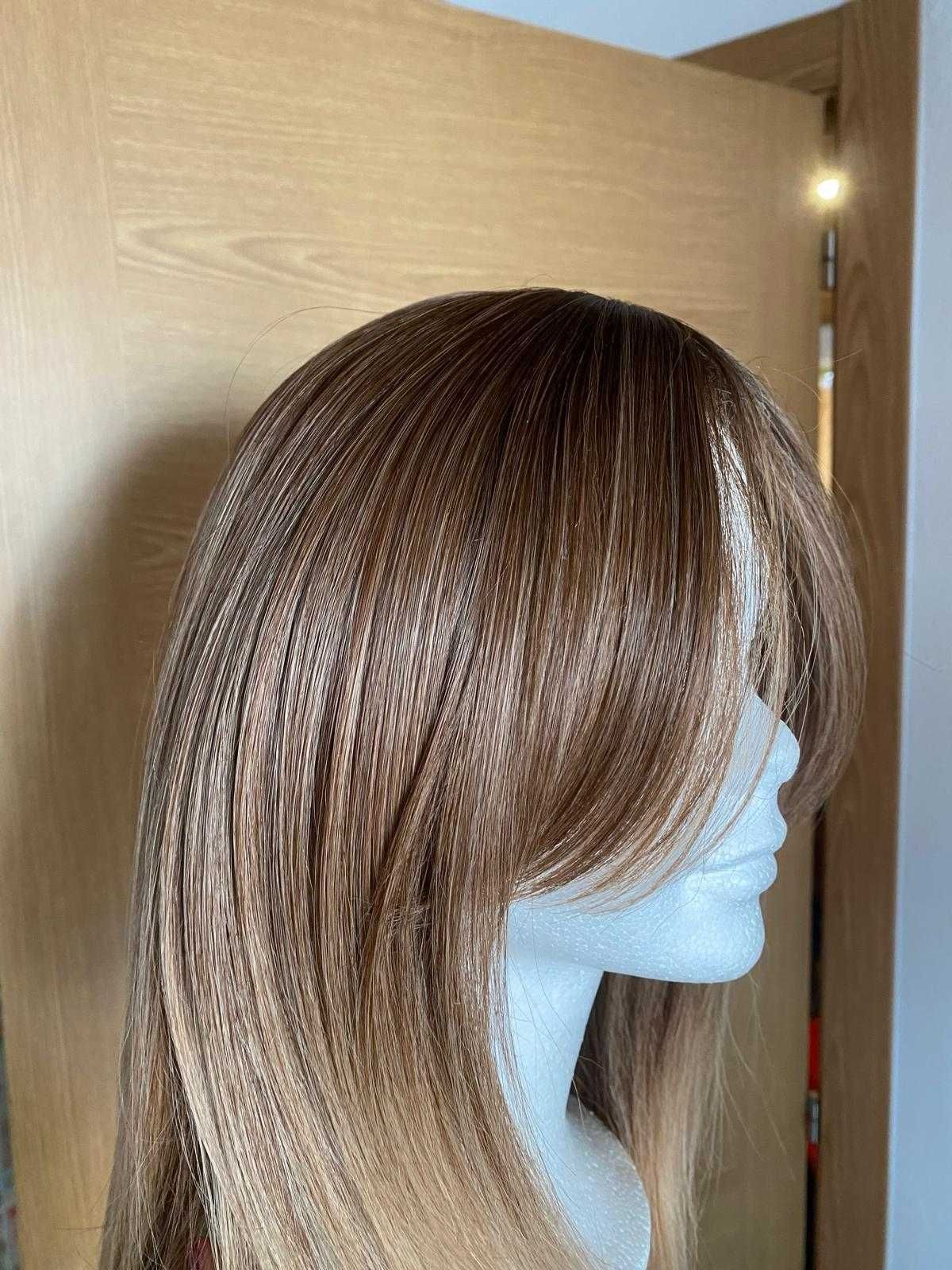 Peruca estilo natural