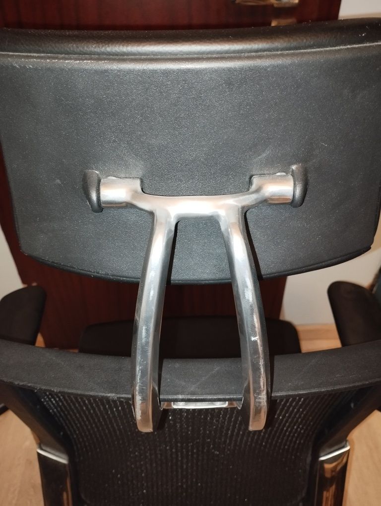 Fotel obrotowy firmy SeatOnSeating USA