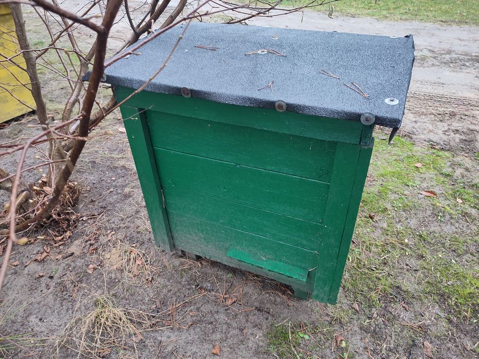 Zielony ul ozdoba do ogrodu, schronienie dla owadów