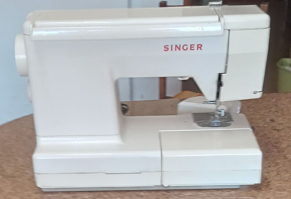 Máquina de costura Singer como nova