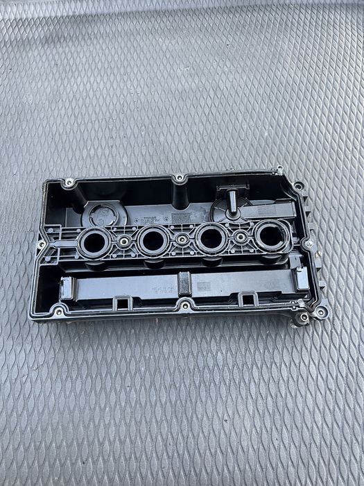 Клапана кришка Astra H 1.8