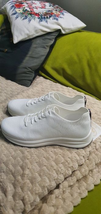 Продам кроссовки 46-47р