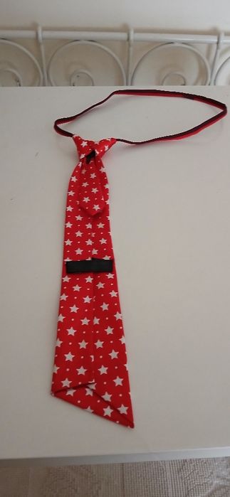 Gravata de senhora, nova
