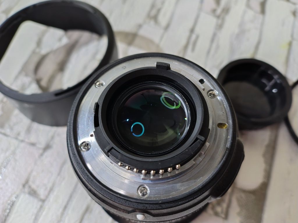 Об'єктив Nikon 20 mm f 1.8