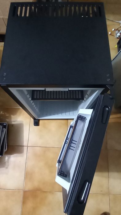 Frigorifico Omnitec com pouco uso - avariado