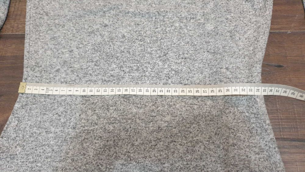 088 sukienka r 36 S szara cieplejsza z golfem dopasowana