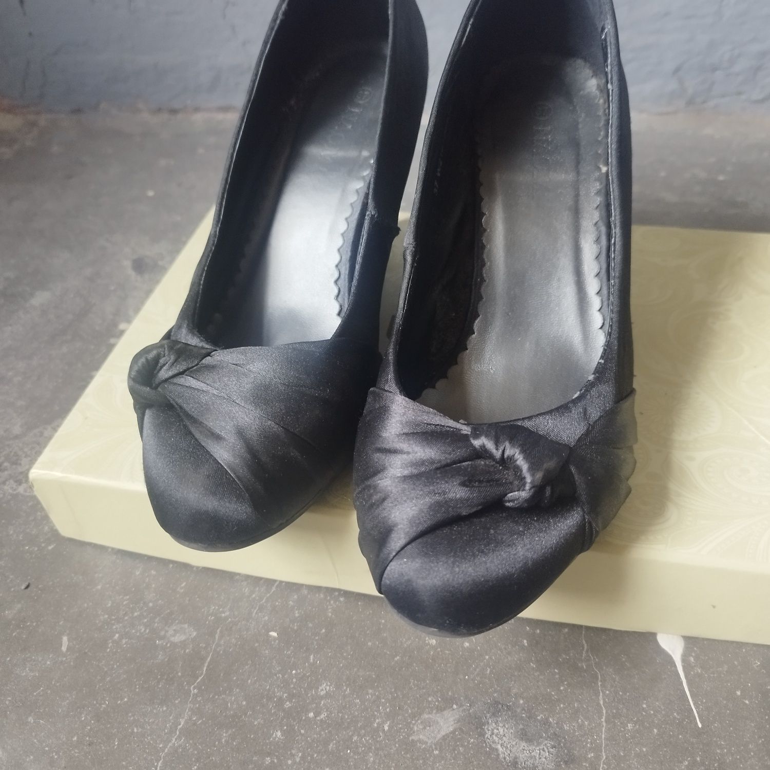 Buty damskie 37 r