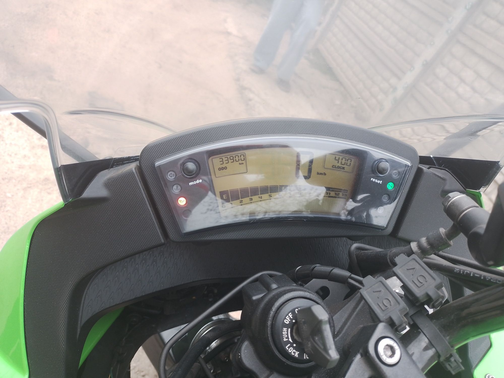 Мотоцикл Кавасакі Ніндзя 400.