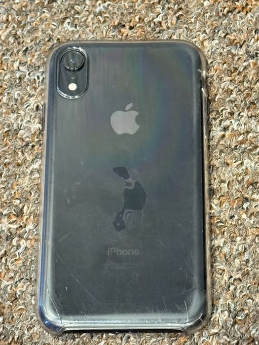 iPhone XR 64GB czarny – szybka Belkin + etui Apple + ładowarka