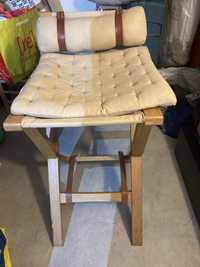 Cadeira alta com almofada e encosto