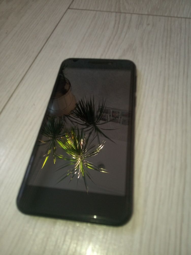 Смартфон Nomi i507 Spark