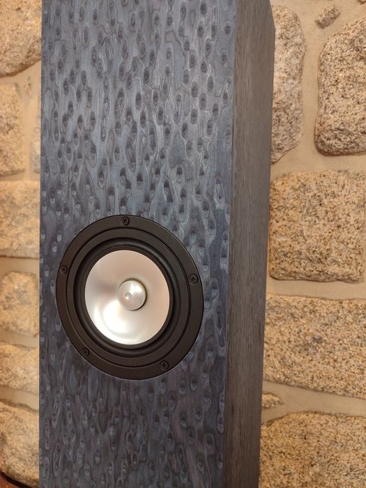 Colunas de Chão Full Range