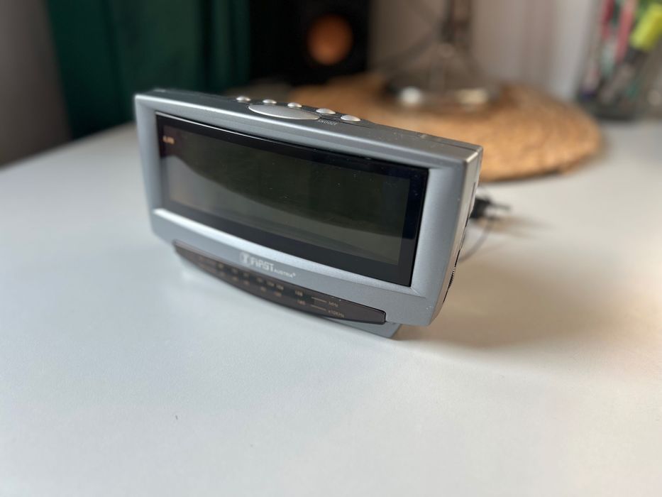 Radiobudzik FA-2400 (duże cyfry)