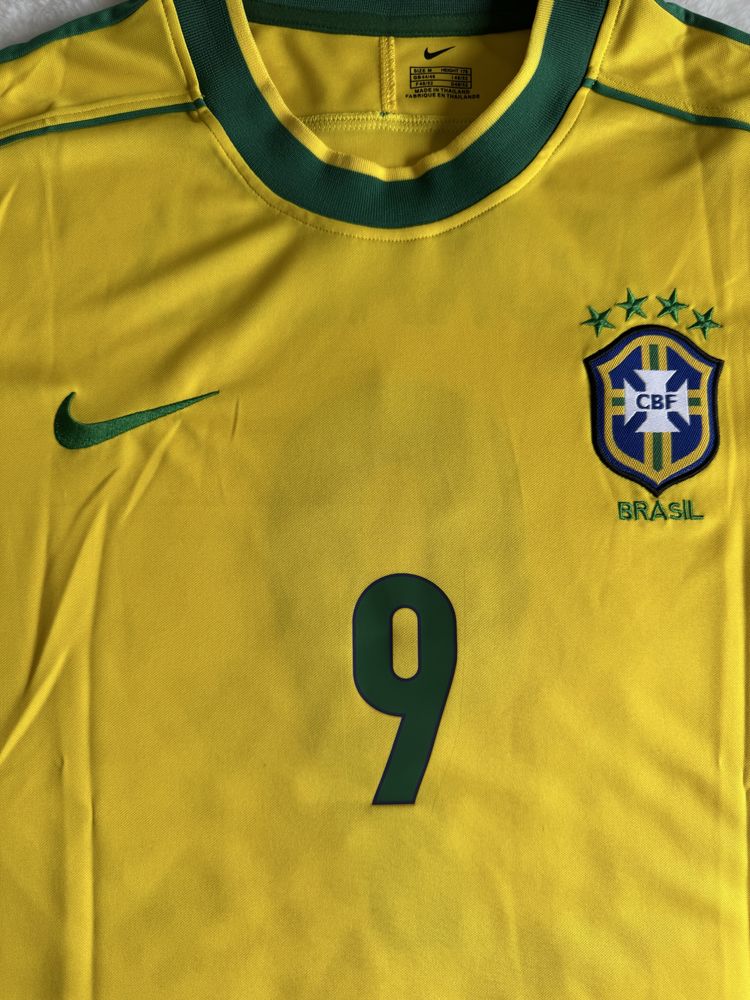 Camisola Oficial Brasil Ronaldo #9 – Época 2002 (Nova com Etiquetas)