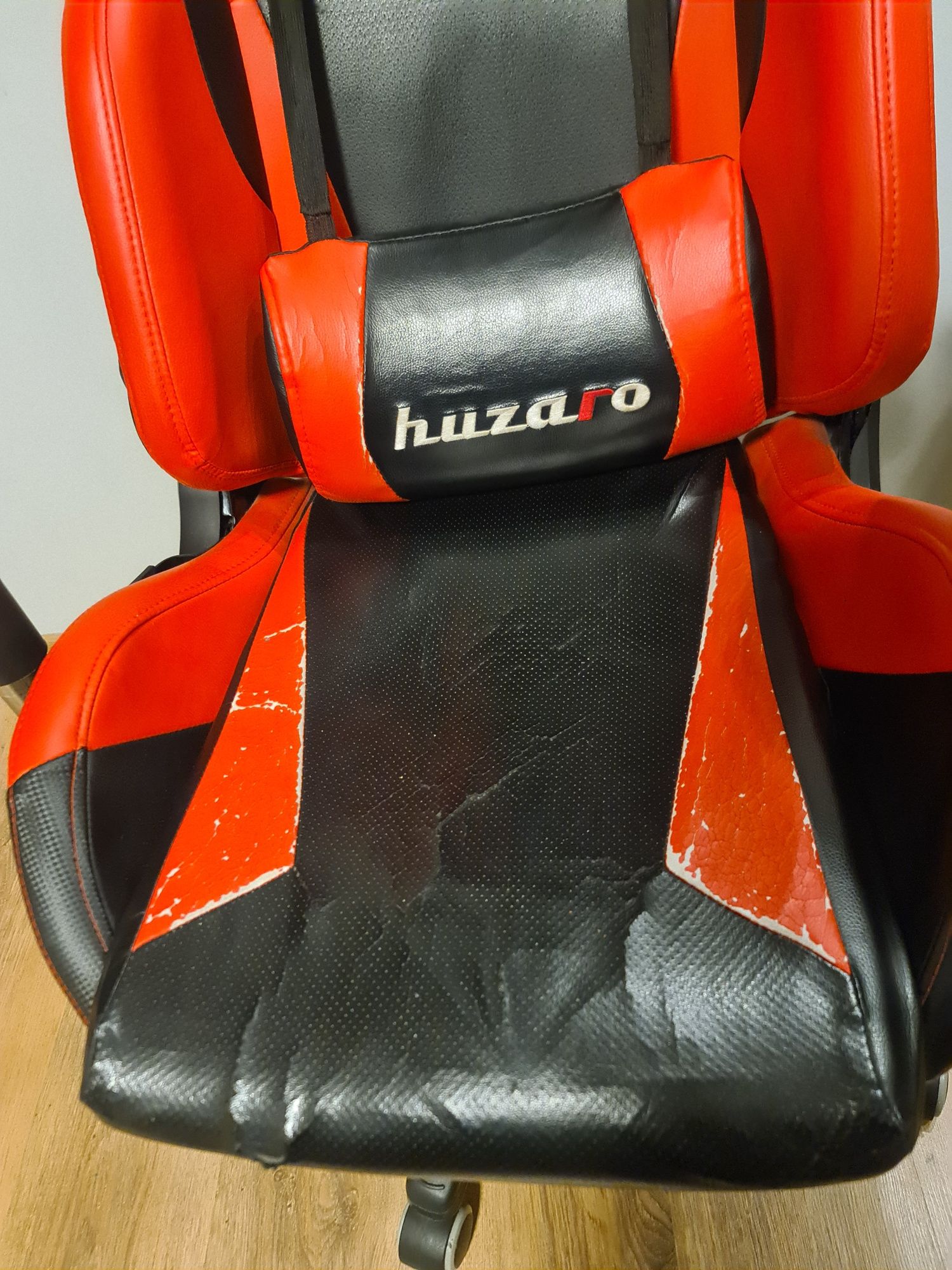 Sprzedam krzesło gamingowe HUZARO