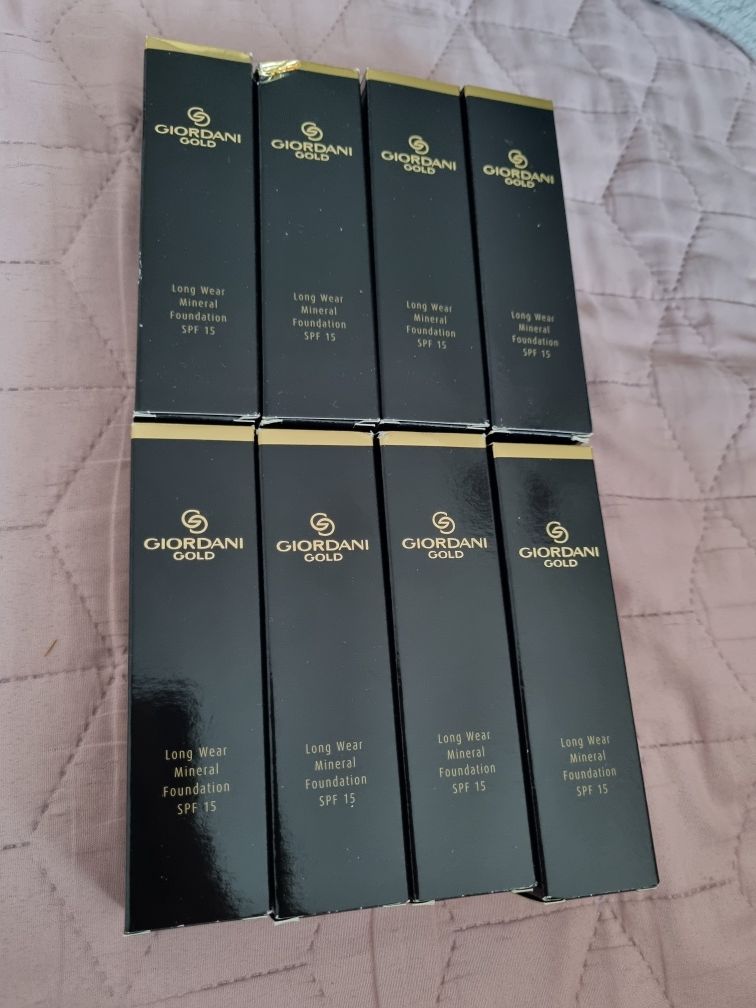 Podkład mineralny Giordani Gold oriflame Porcelain