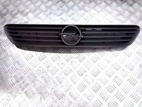Решетка радиатора Новая оригинал Решітка Opel Astra G 90588120