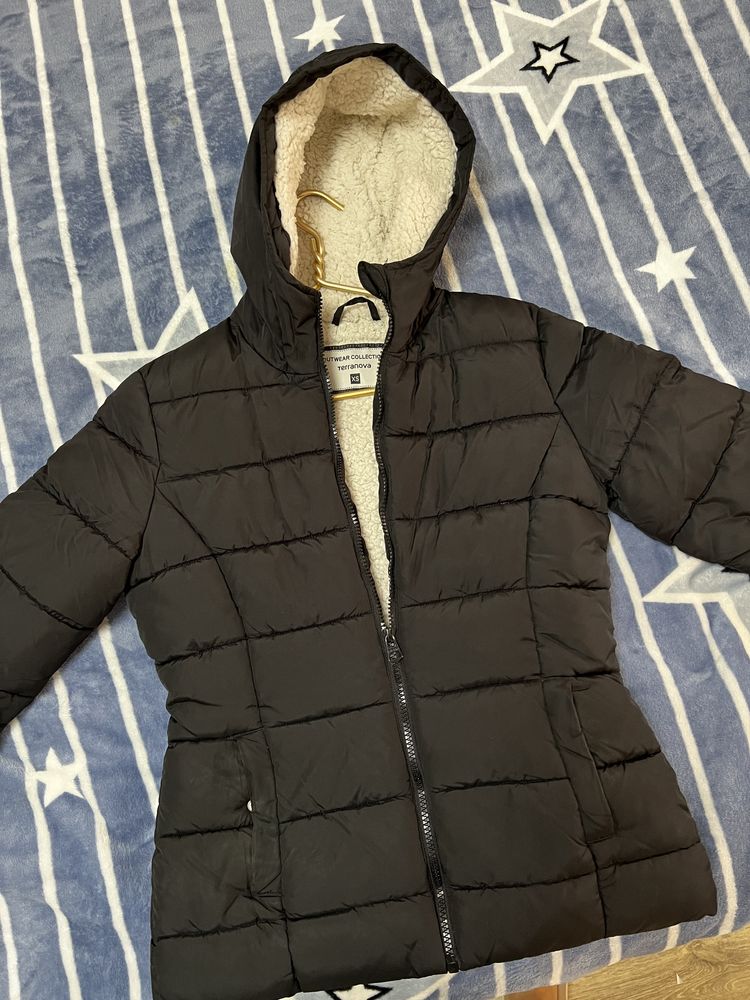 Зимняя женская приталеная курточка XS - S