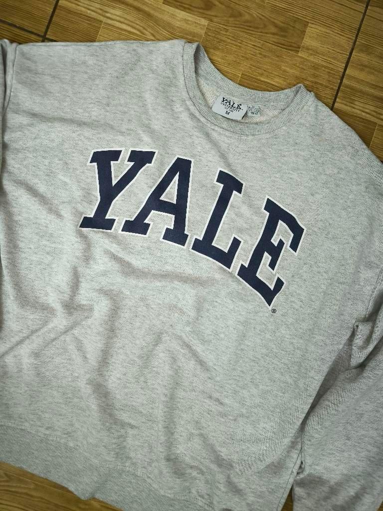 Свитшот серый yale