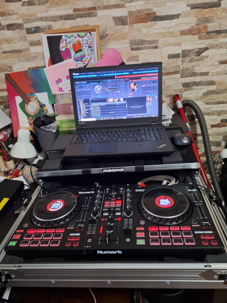Numark dj + case