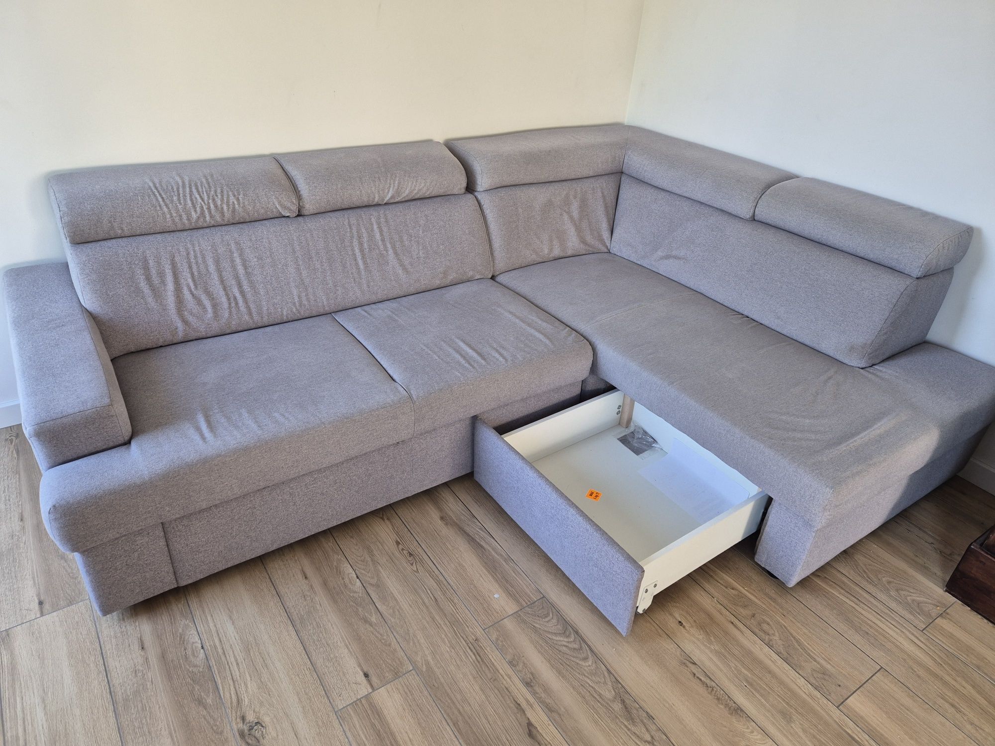 Sofa z funkcją spania z szufladą na pościel